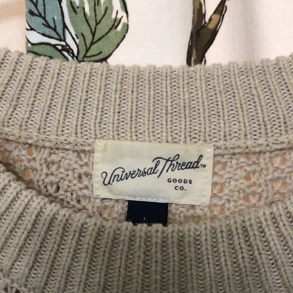 Universal thread sweater size L - Picture 2 of 3